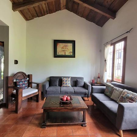 Amplia Casa Antigua Guatemala Con Pergola Y Jardin Villa Kültér fotó