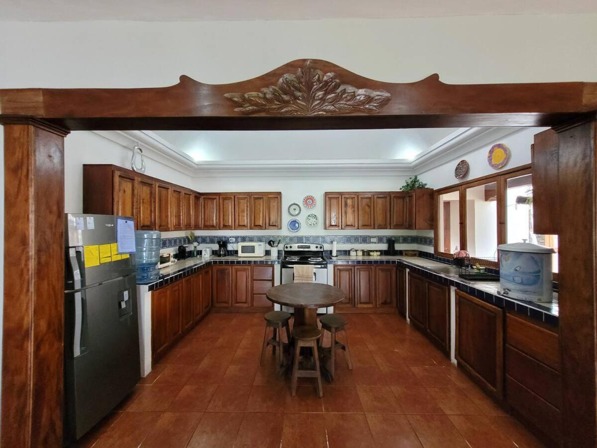 Amplia Casa Antigua Guatemala Con Pergola Y Jardin Villa Kültér fotó