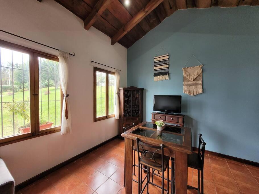 Amplia Casa Antigua Guatemala Con Pergola Y Jardin Villa Kültér fotó