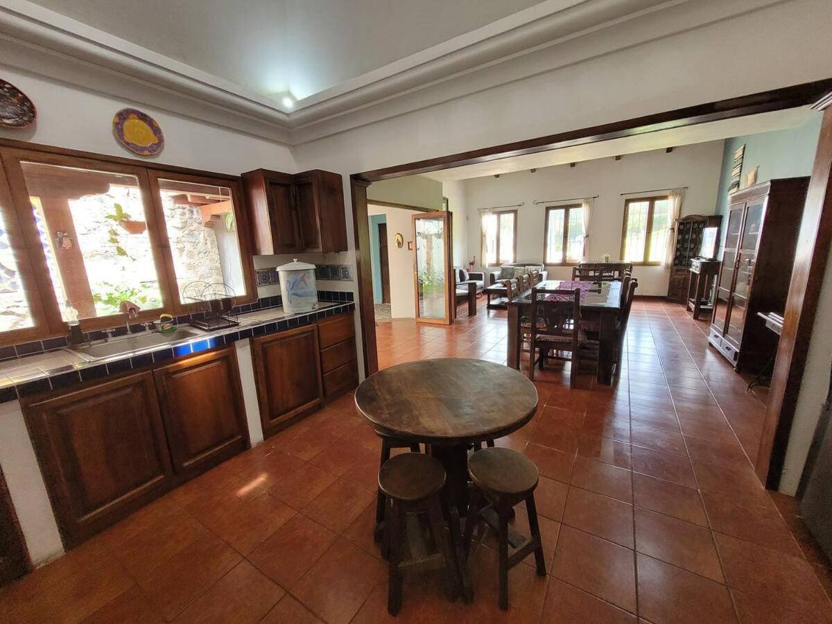 Amplia Casa Antigua Guatemala Con Pergola Y Jardin Villa Kültér fotó