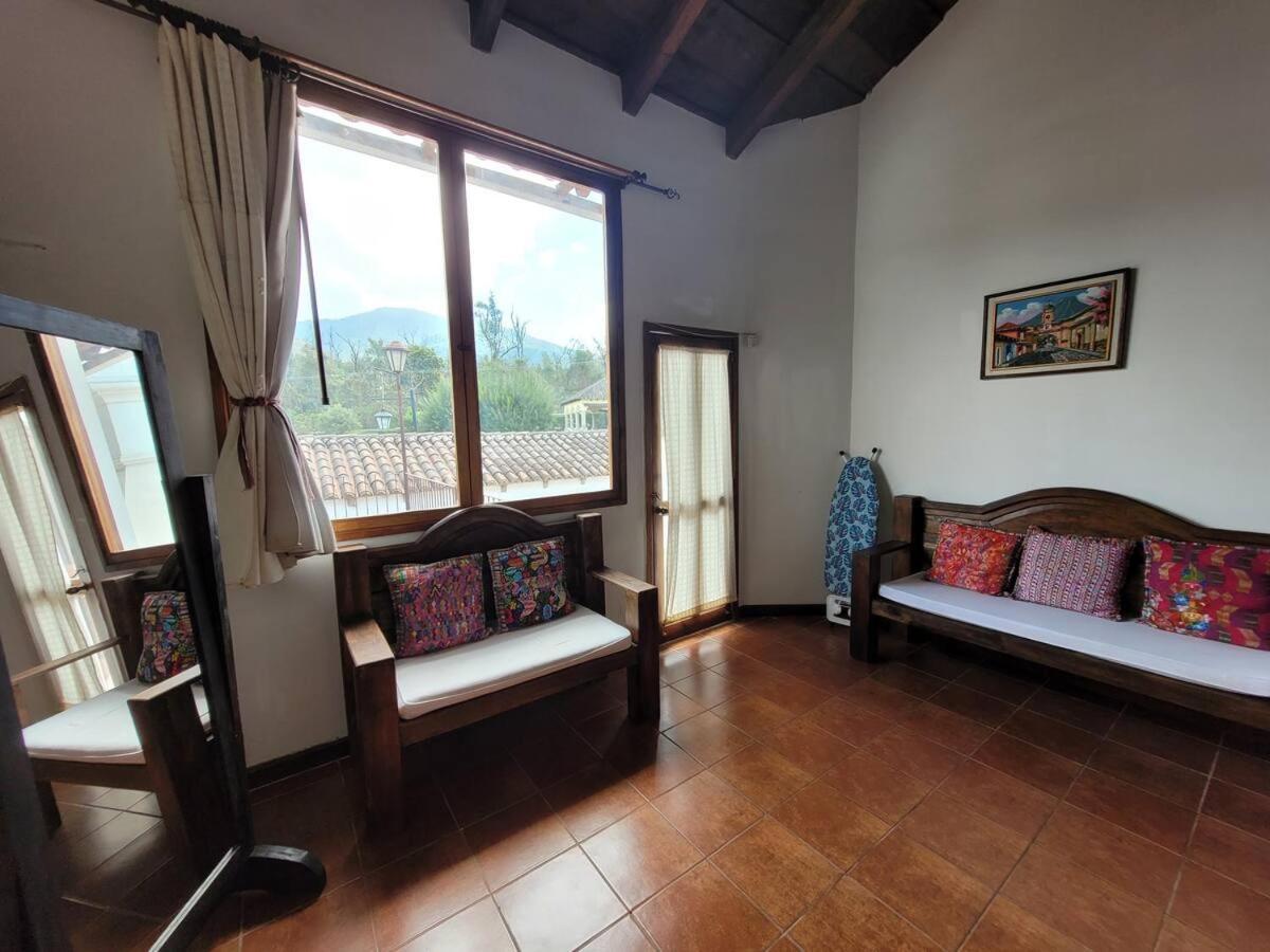 Amplia Casa Antigua Guatemala Con Pergola Y Jardin Villa Kültér fotó