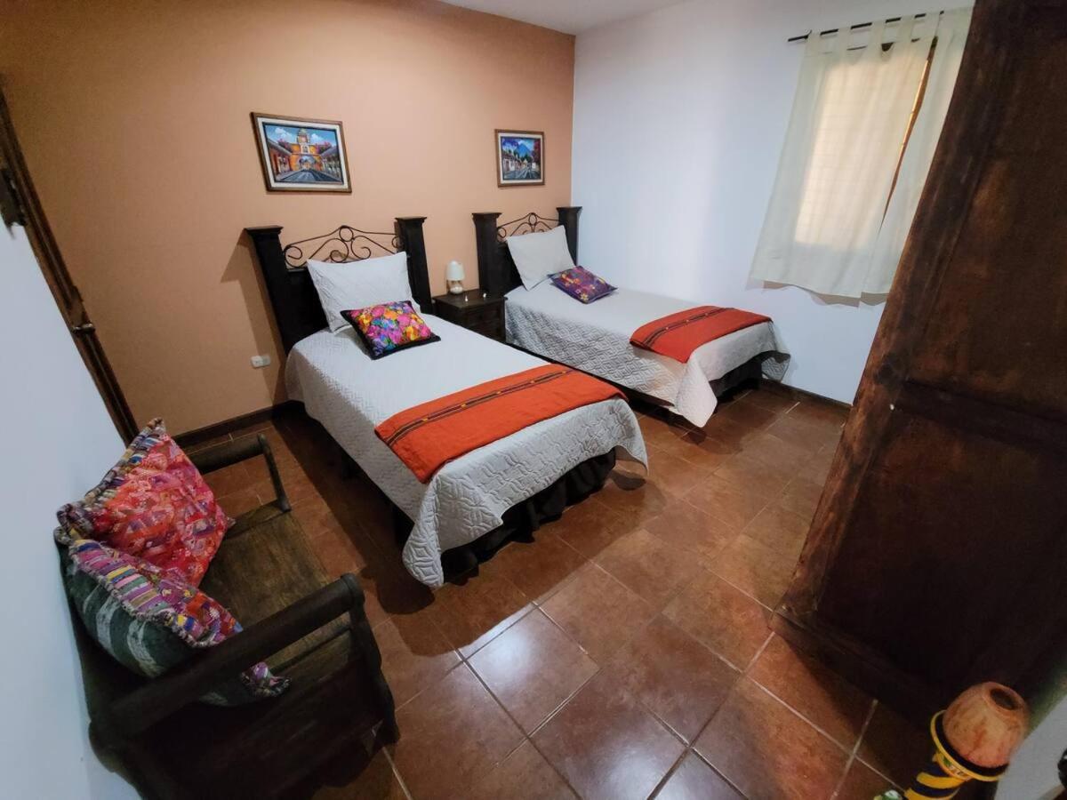 Amplia Casa Antigua Guatemala Con Pergola Y Jardin Villa Kültér fotó